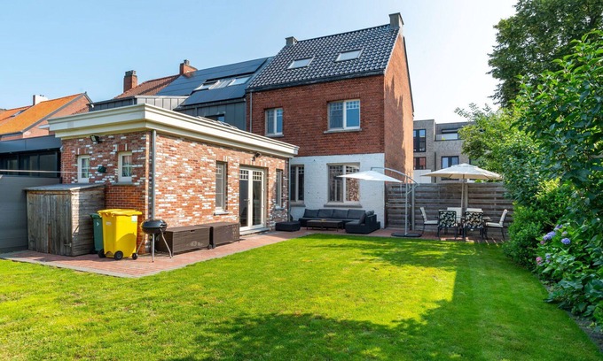 Mol Villa | Maravillosa casa de vacaciones privada para 6 personas con WIFI, TV, terraza y aparcamiento