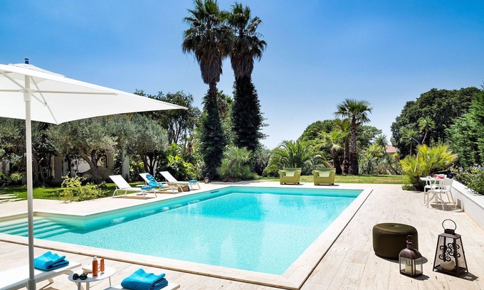 Salemi Villa | Preciosa casa de vacaciones privada con WIFI, A/C, piscina privada, TV, patio y aparcamiento