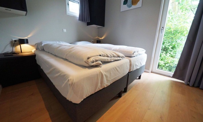 Susteren Casa | Preciosa casa de vacaciones privada para 4 personas con piscina, WIFI, TV y terraza