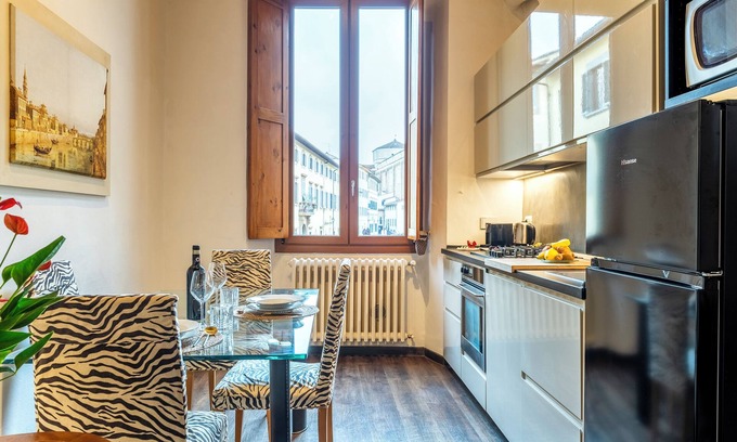 Santo Spirito Apartamento | Nuevo carmín dulce San Frediano