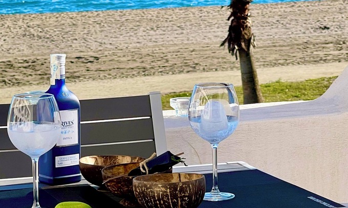 Torre del Mar Villa | MARAVILLOSA VENTANA AL MAR, CON PISCINA Y JARDIN, UN PEQUEÑO PARAISO.