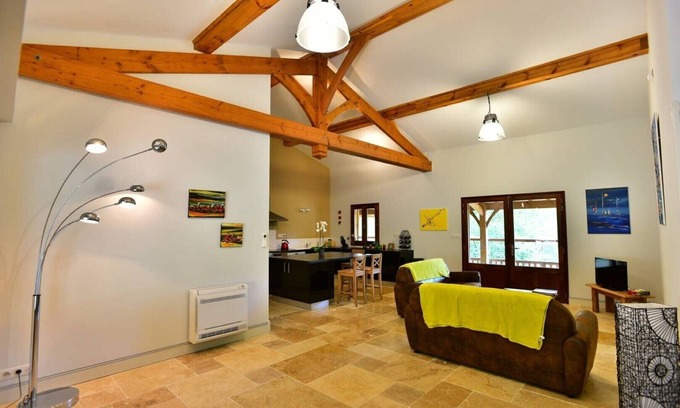 Les Artigues-de-Lussac Casa | Casa de madera en el corazón de la naturaleza