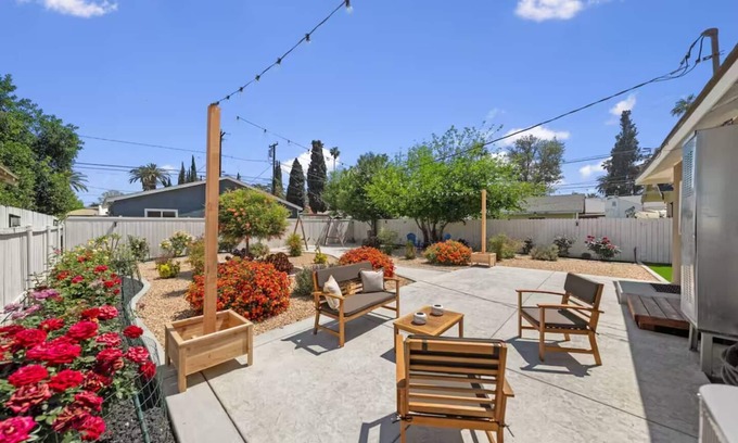 Riverside Casa | Wood Streets Backyard Oasis RCC/DWTN
