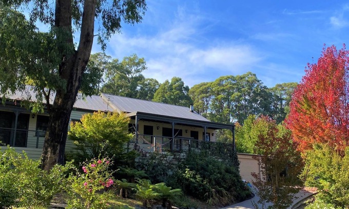 Marysville Casa | WOODBINE LODGE- Picture perfect and meticulously maintained