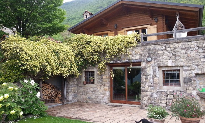 Ranzanico Chalet De Esquí | Woodden chalet panoramico