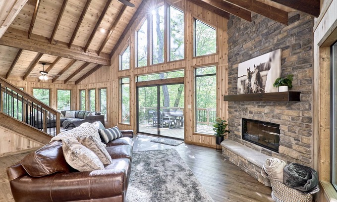 Innsbrook Chalet De Esquí | Wooded, Private Chalet Near Alpine Lake with Fire Pit and Playhouse