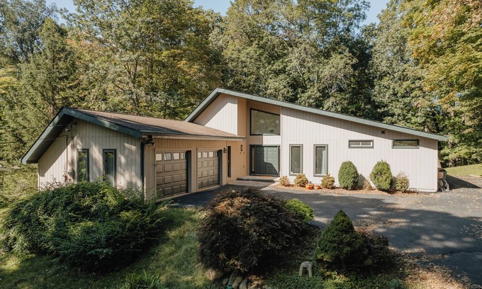 Fairview Casa | Wooded Rhinebeck-Beacon area Escape w/Outdoor Spa