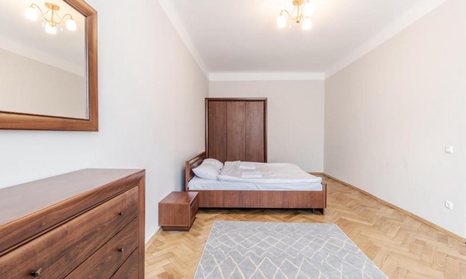 Lviv City Center Apartamento | Wooden Apartment