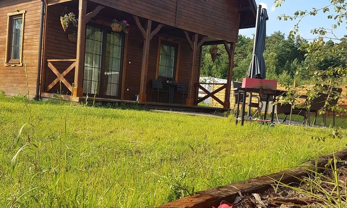 gmina Osiek Casa | Acogedora casa de vacaciones en Skrzynia con terraza