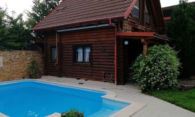 Veroia Chalet De Esquí | Wooden House in Veria