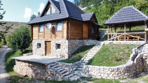 Bajina Basta Casa | Wooden house Nada (Drvena kuća Nada)