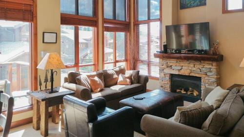 Sun Peaks Casa | Woodhaven #19 by Bear Country