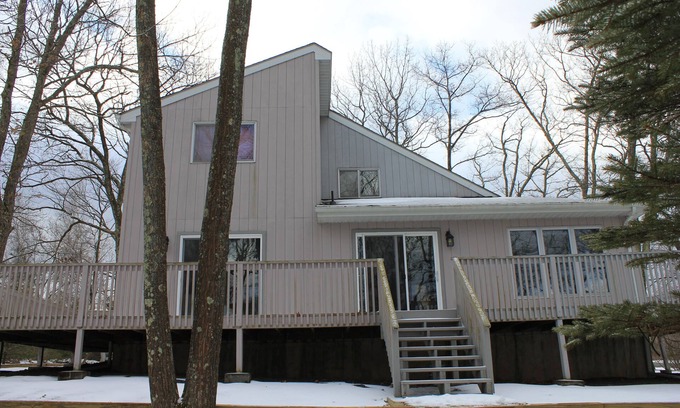 Hawley Casa | Woodland Blue Chalet Retreat