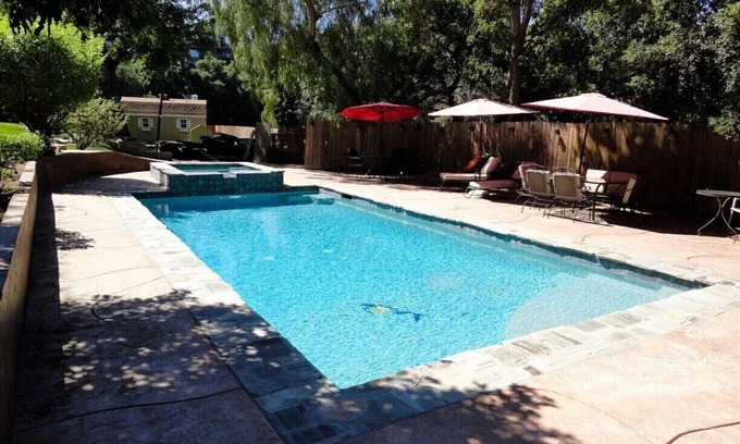 Woodland Hills Cabina | Woodland Hills Cottage