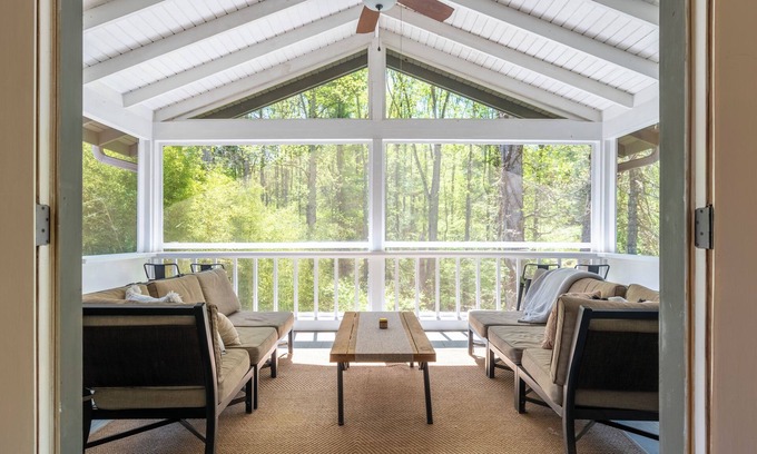 Alexander Casa | Woodland Retreat - 15 min to DT Asheville