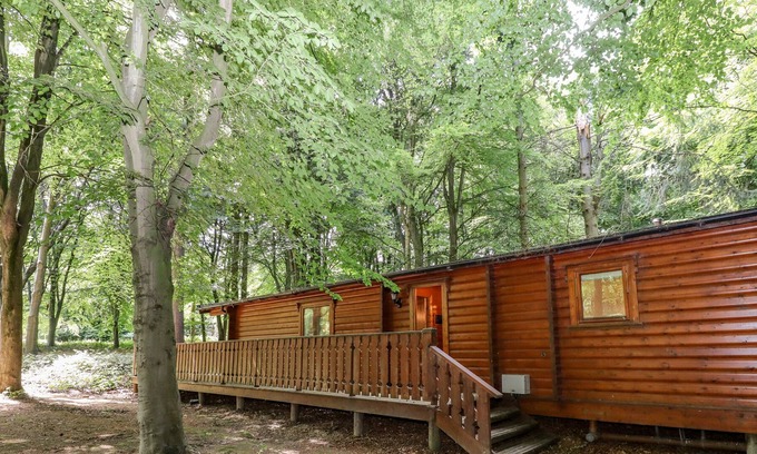 Kenwick Cabina | WOODLAND RETREAT, family friendly, with a garden in Louth