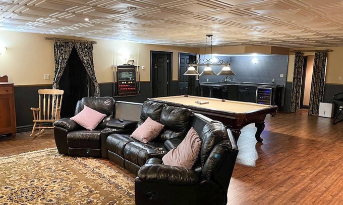 Central Huron Cabaña | Woodland Retreat *King Bed* Private Lake Access