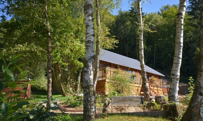 Treignac Cabaña | WOODLANDS COTTAGE + JACUZZI