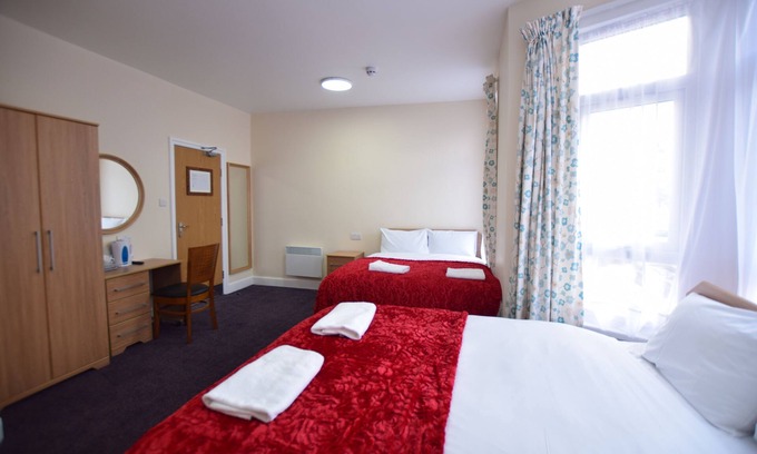Clementswood Casa | Woodlands Lodge Ilford