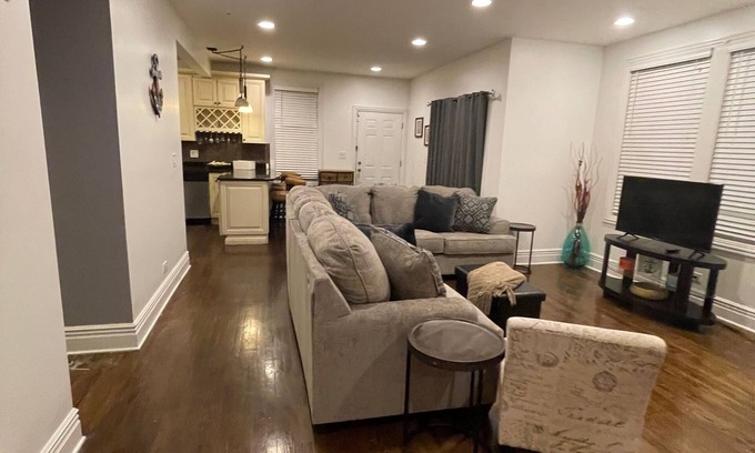 Woodlawn Casa | Woodlawn Oasis...10 Minutes to Dining & Downtown