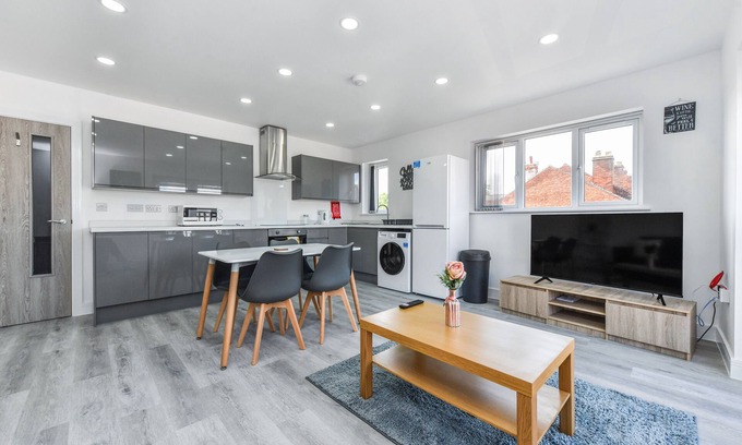 Hucknall Apartamento | Woodstock House Flat 7 - Spacious 2BR Hucknall