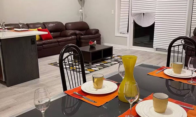 Woodstock Casa | Woodstock house-Fully Furnished 5 BR townhouse