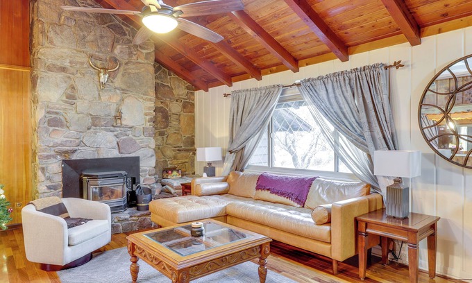 Idyllwild Cabina | Woodsy Cabin on Strawberry Creek - Steps to Town!