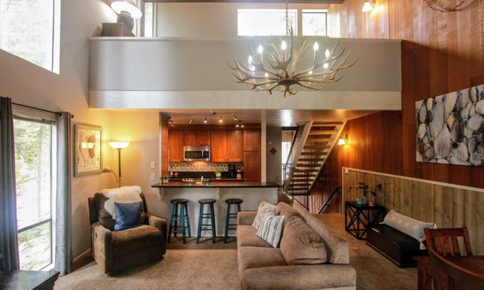 Kings Beach Casa | Woodsy retreat near Northstar & lake