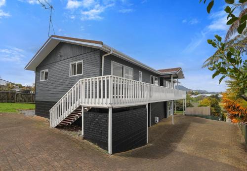 Taupo Casa | Woodward House Taupo