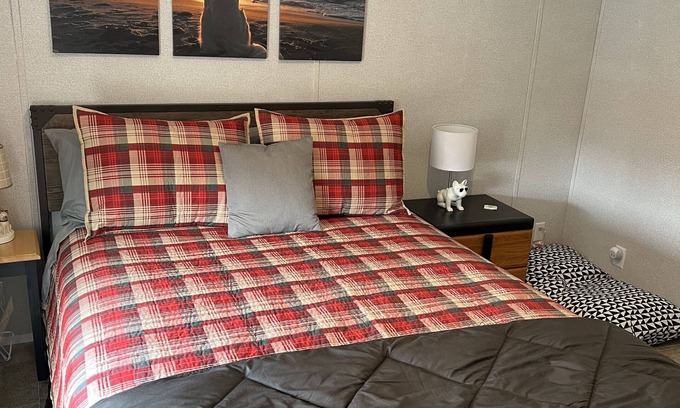 Crescent City Cabaña | "Woof" Lodge minutes from the Beach and Redwoods