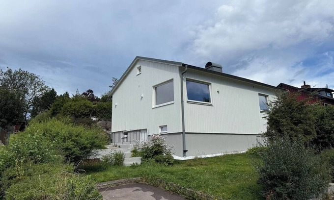 Hisings Backa Casa | Workers Home - 5 BR - 8 Beds - 2 Bath - All Inc