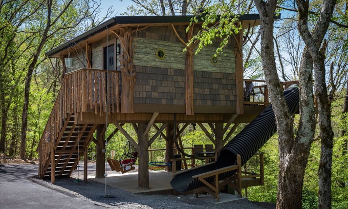 Sevierville Cabina | 🌱World's First Interactive Treehouse Resort! Tree-mendous Fun! 🌳