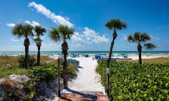 Siesta Key Condominio | WOW Factor Exceptional Siesta Key Condo in a slice of Paradise on #1 Beach in US