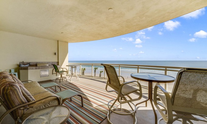 Daytona Beach Condominio | WOW! Gorgeous Oceanfront Luxury Condo