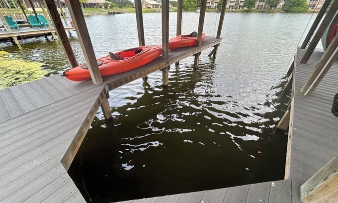 Kissimmee Casa | WOW Lakefront 3 bedroom 2.5 bath Pool, Boathouse & Outdoor Shower + 20 2 Disney