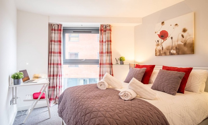 Sheffield Apartamento | ♡ WOW ♡ Ciudad de 2 camas. 2 baños + estacionamiento gratuito y WiFi