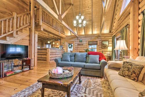 Alpendorf Casa | Wraparound Deck Linville Mountain Cabin