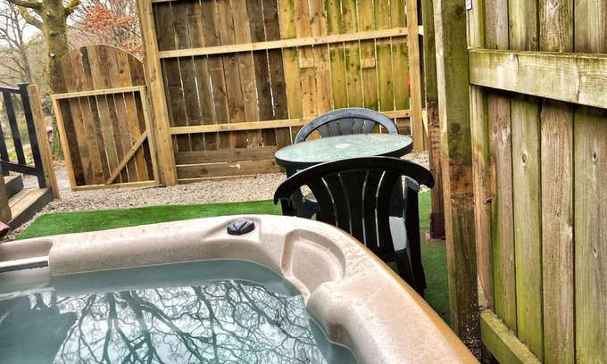 Llanybri Casa | Wren 23-Hot Tub-Woodland Lodges-Tenby-Pembroke