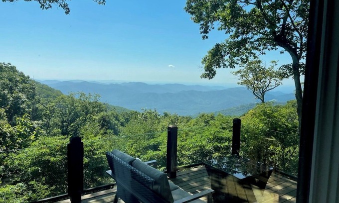 Nellysford Cabina | Wren Time, Wintergreen Mountain Retreat with Hot Tub