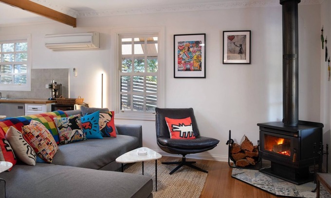 Daylesford Casa | Wrenwood Cottage 2 bedroom miners cottage with wood fire, 6 seater outdoor spa and 2 person indoor s