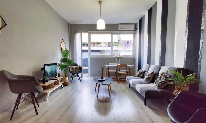 Attiki Apartamento | WSD HEBE New Lux 3BD Apt Near Railway Station