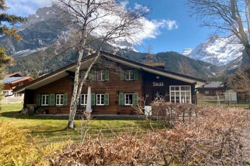 Kandersteg Apartamento | Wunderschönes Chalet Stöckli