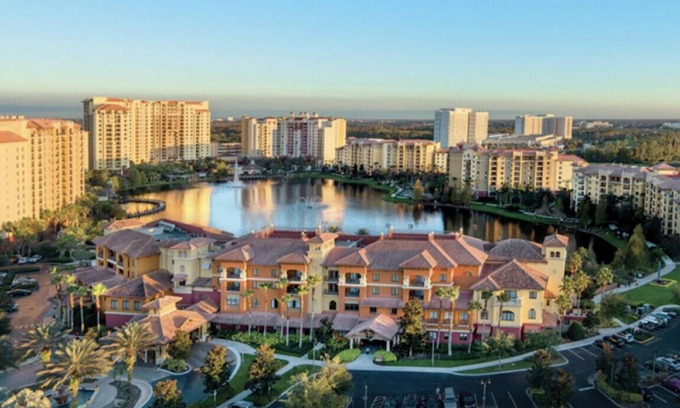 Lake Buena Vista Complejo | Wyndham Bonnet Creek - Pools, Dining, Mini Golf - 2BR Deluxe