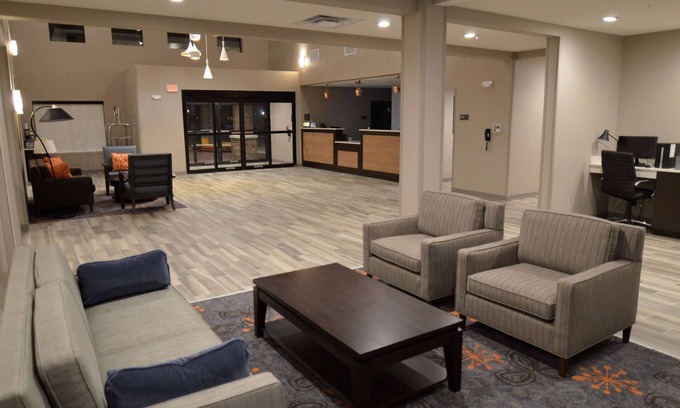 New Roads Hotel | Wyndham Garden New Roads / False River