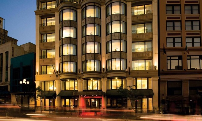 Gaslamp Quarter Complejo | Wyndham Harbour Lights Studio Deluxe – A Chic Urban Retreat!