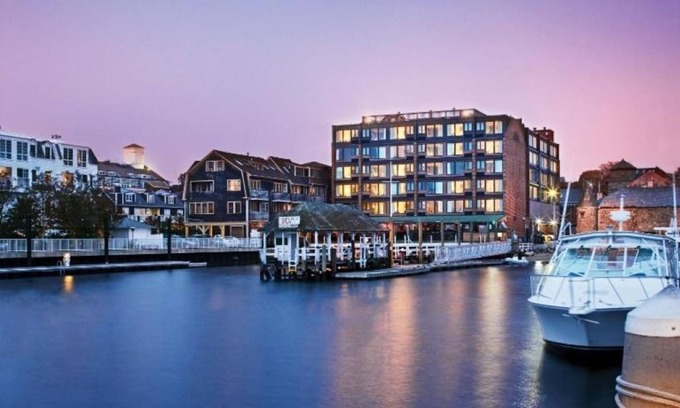 Yachting Village Condominio | Wyndham Inn on the Harbor, perfect location
