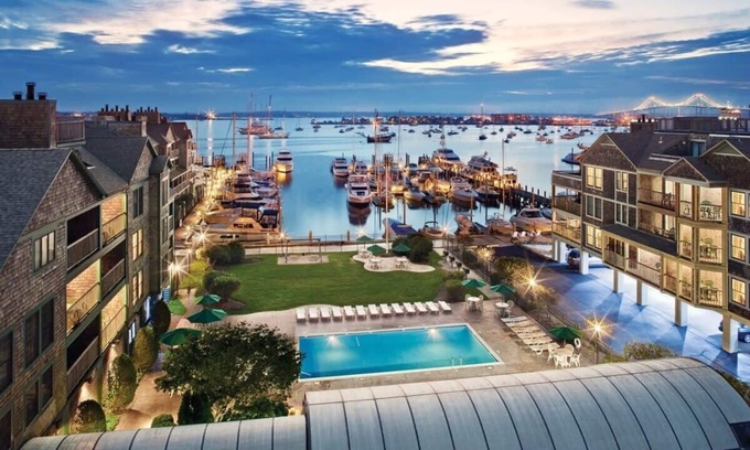 Yachting Village Condominio | Wyndham Newport Onshore|1BR/1BA Balcony King Suite