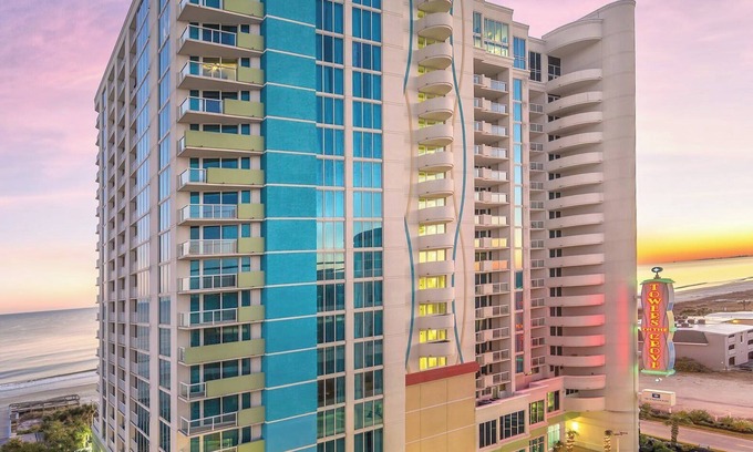 Ash Condominio | Wyndham Towers on the Grove | Studio Resort Suite