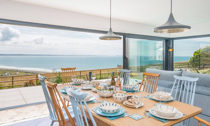 Penycwm Cabaña | Wyndhurst, Holiday Cottage Newgale, Sleeps 8, 4 bedrooms, bathrooms