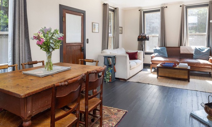 Carlton Casa | Wynkoop: Taste of Europe | Walk to Wineries | Pet Friendly